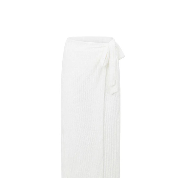 Sabo skirt Elegant White Tie-Front Set - Picture 3 of 6